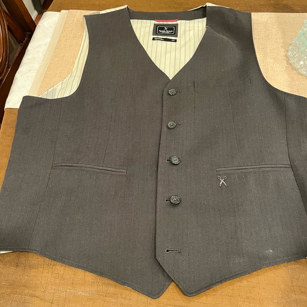 Brand: used Marc Echo vest.